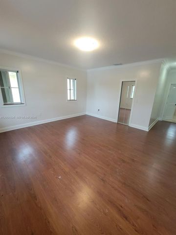 2614 NE 41st Rd, Homestead, FL 33033