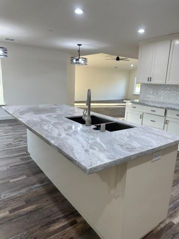 1816 S Caesar Avenue, Fresno, CA 93727