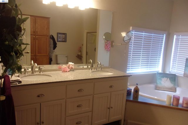 1840 Paris Lane 61, Antioch, CA 94509
