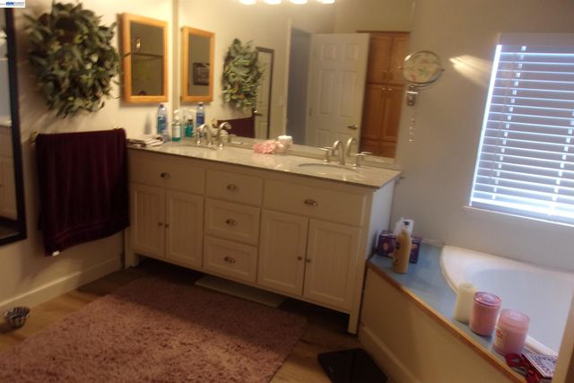 1840 Paris Lane 61, Antioch, CA 94509