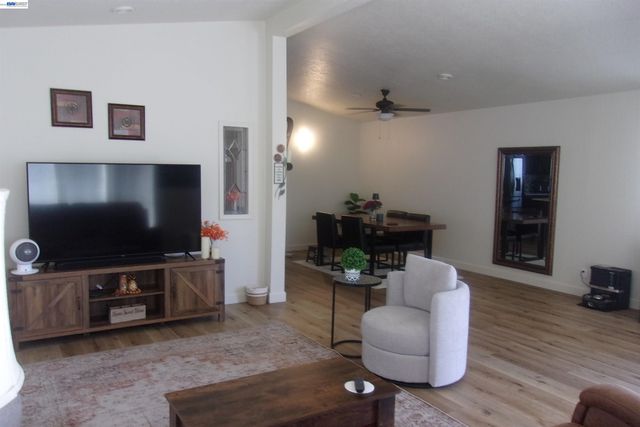 1840 Paris Lane 61, Antioch, CA 94509