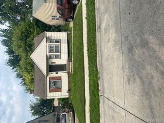 21751 Normandy Avenue, Eastpointe, MI 48021
