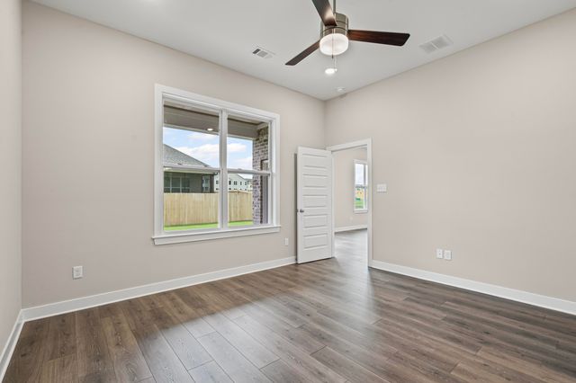 325 KEMROCK DR W, Cordova, TN 38018