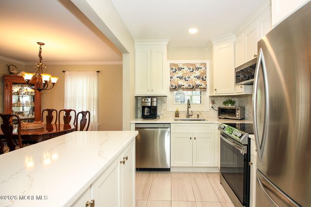 1108 Wellington Place, Matawan, NJ 07747