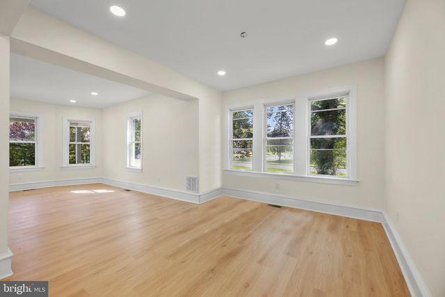 302 W WASHINGTON AVE, Magnolia, NJ 08049
