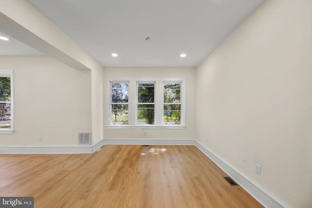 302 W WASHINGTON AVE, Magnolia, NJ 08049