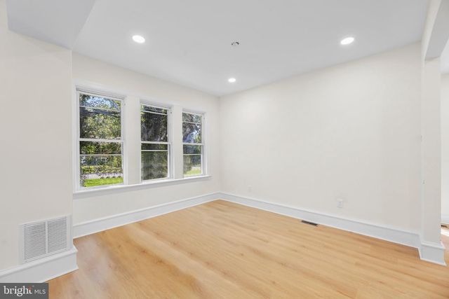 302 W WASHINGTON AVE, Magnolia, NJ 08049