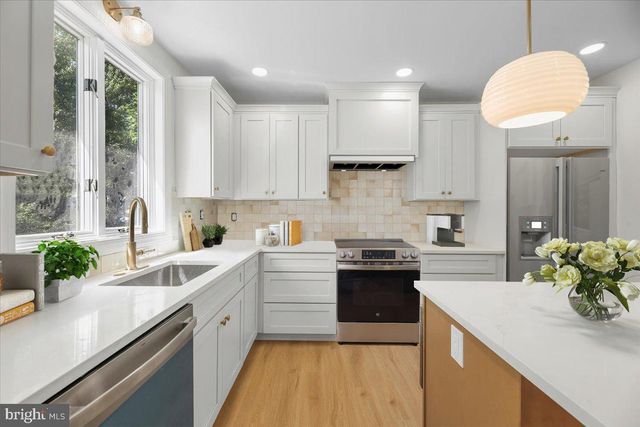 302 W WASHINGTON AVE, Magnolia, NJ 08049