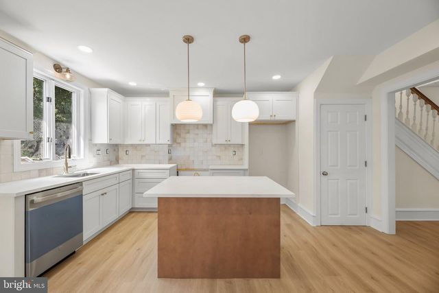 302 W WASHINGTON AVE, Magnolia, NJ 08049