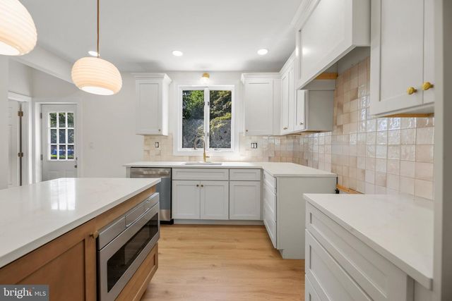 302 W WASHINGTON AVE, Magnolia, NJ 08049
