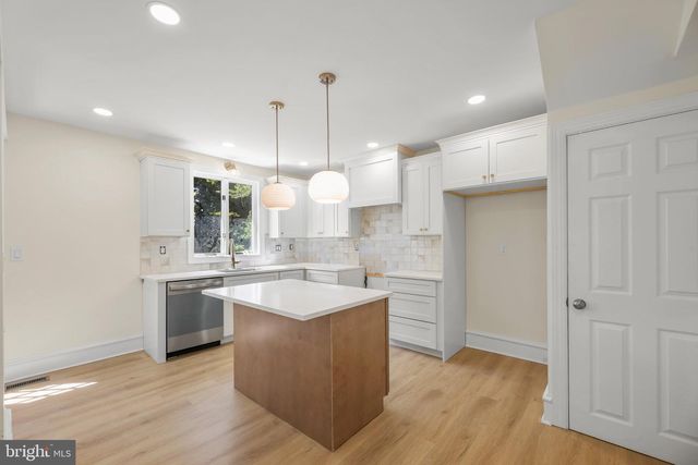 302 W WASHINGTON AVE, Magnolia, NJ 08049