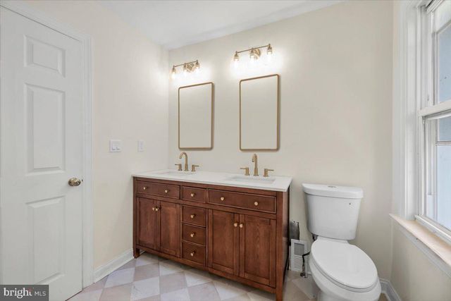 302 W WASHINGTON AVE, Magnolia, NJ 08049