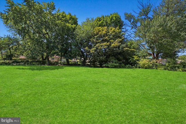 302 W WASHINGTON AVE, Magnolia, NJ 08049