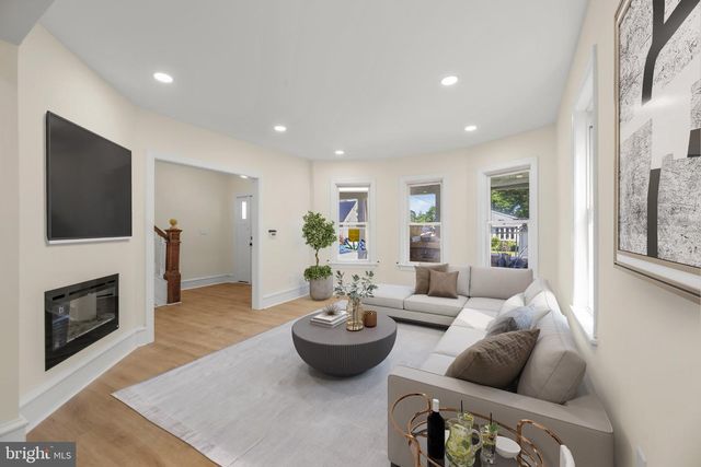 302 W WASHINGTON AVE, Magnolia, NJ 08049