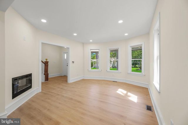 302 W WASHINGTON AVE, Magnolia, NJ 08049