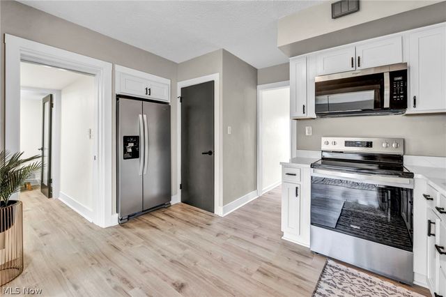 375 Hillside Road, Seven Hills, OH 44131