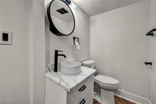 375 Hillside Road, Seven Hills, OH 44131