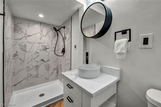 375 Hillside Road, Seven Hills, OH 44131