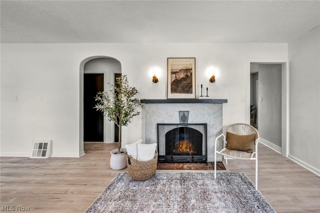 375 Hillside Road, Seven Hills, OH 44131