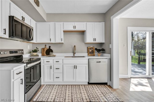 375 Hillside Road, Seven Hills, OH 44131