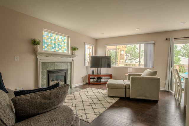 3110 Bloomfield Drive, Joliet, IL 60436