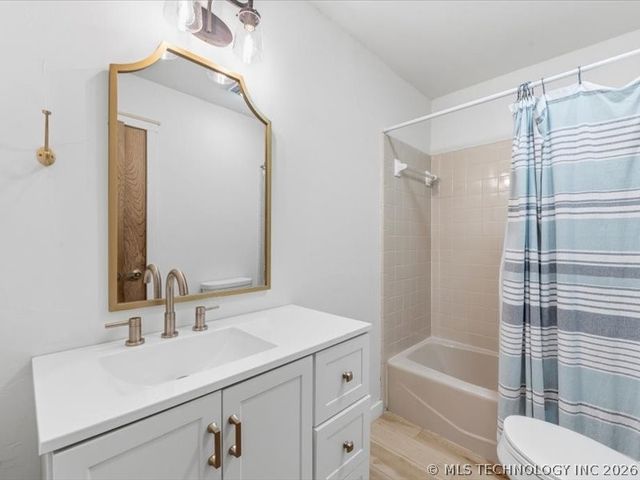 7024 W Canyon Road, Tulsa, OK 74131