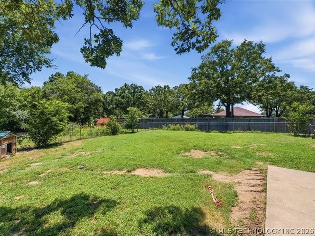 7024 W Canyon Road, Tulsa, OK 74131