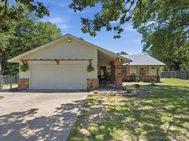 7024 W Canyon Road, Tulsa, OK 74131