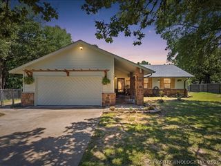 7024 W Canyon Road, Tulsa, OK 74131