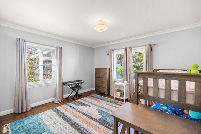 2616 Land Park Dr, Sacramento, CA 95818