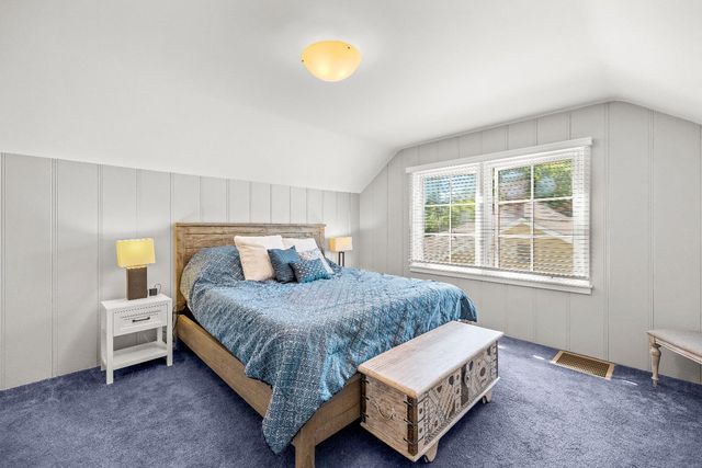 2616 Land Park Dr, Sacramento, CA 95818