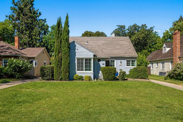 2616 Land Park Dr, Sacramento, CA 95818