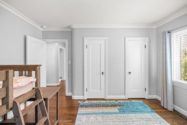 2616 Land Park Dr, Sacramento, CA 95818