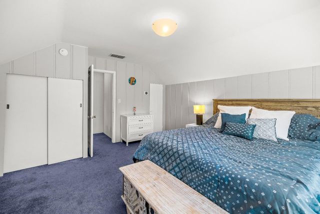 2616 Land Park Dr, Sacramento, CA 95818