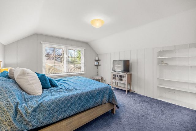 2616 Land Park Dr, Sacramento, CA 95818