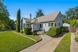 2616 Land Park Dr, Sacramento, CA 95818