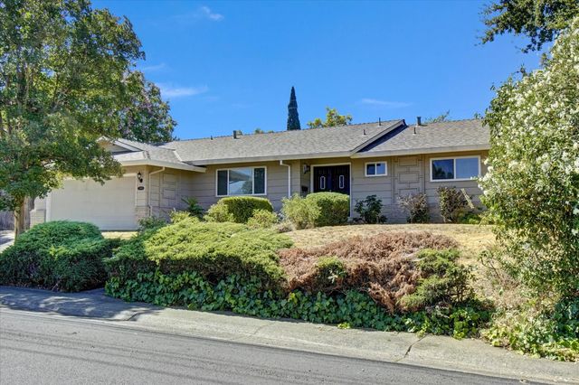 7966 Sunset Ave., Fair Oaks, CA 95628
