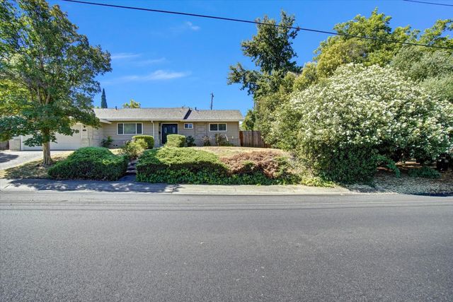 7966 Sunset Ave., Fair Oaks, CA 95628