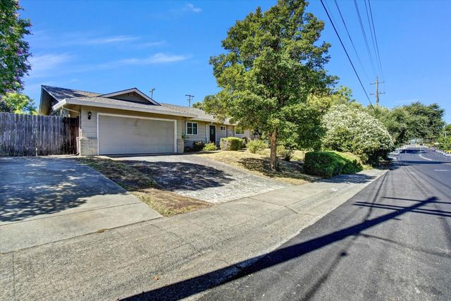 7966 Sunset Ave., Fair Oaks, CA 95628