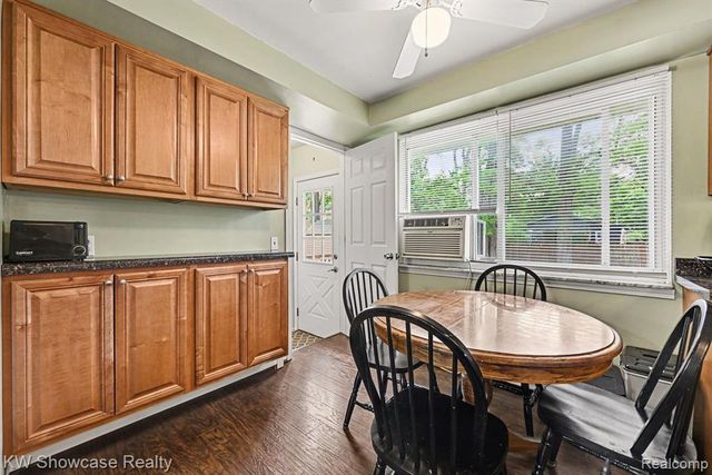 3186 Roselawn Street, Walled Lake, MI 48390