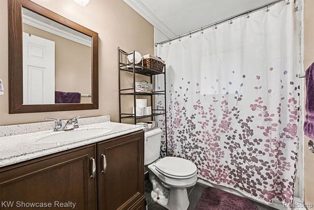 3186 Roselawn Street, Walled Lake, MI 48390