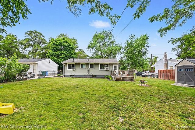3186 Roselawn Street, Walled Lake, MI 48390