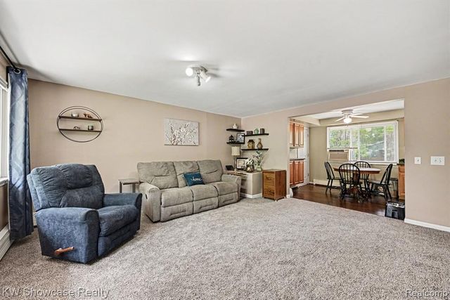 3186 Roselawn Street, Walled Lake, MI 48390