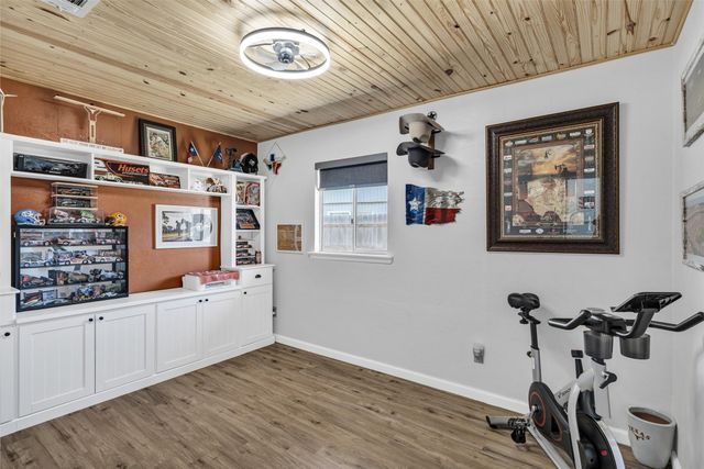 119 Kessler Drive, Granbury, TX 76048