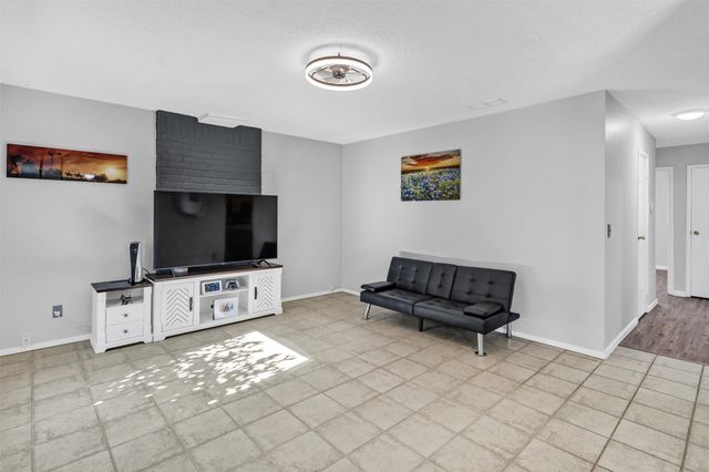 119 Kessler Drive, Granbury, TX 76048