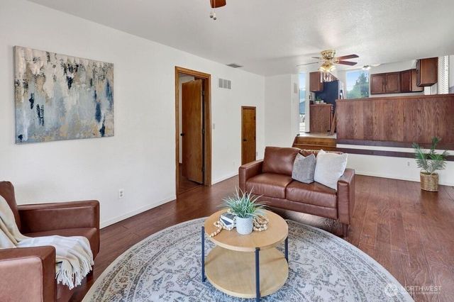 6078 Sunshine Drive, Ferndale, WA 98248