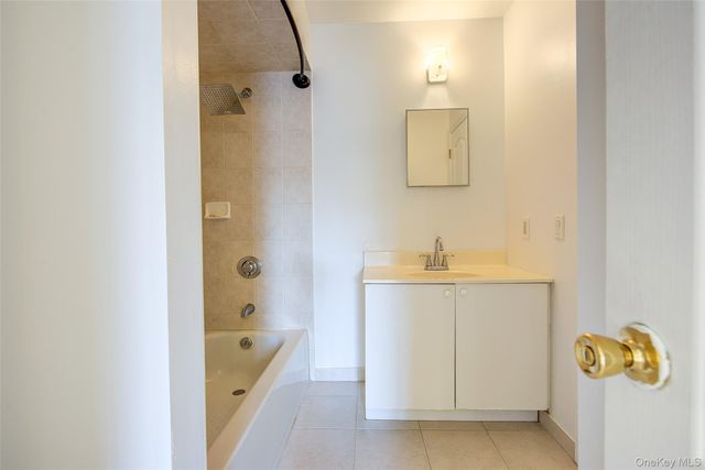 3102 Richmond Terrace, Staten Island, NY 10303