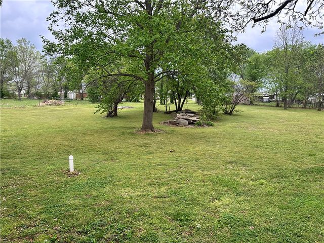 1096 S Hwy 59, Watts, OK 74964