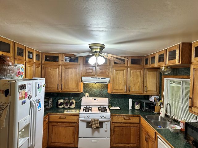 1096 S Hwy 59, Watts, OK 74964