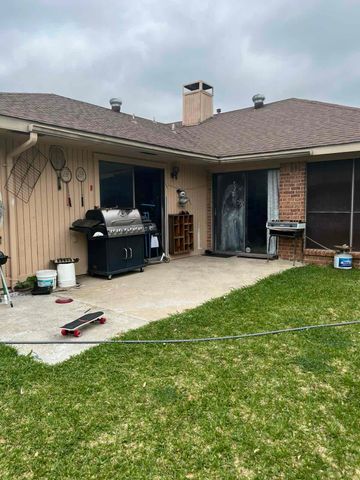 1650 Canterbury Lane, Lewisville, TX 75067